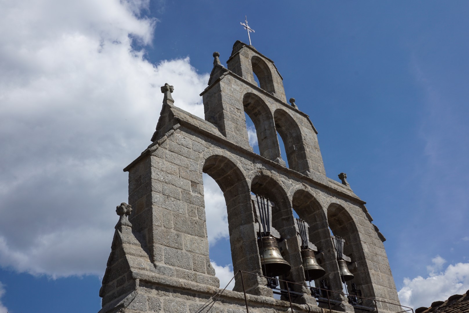Eglise romane Saint-Privat du Fau