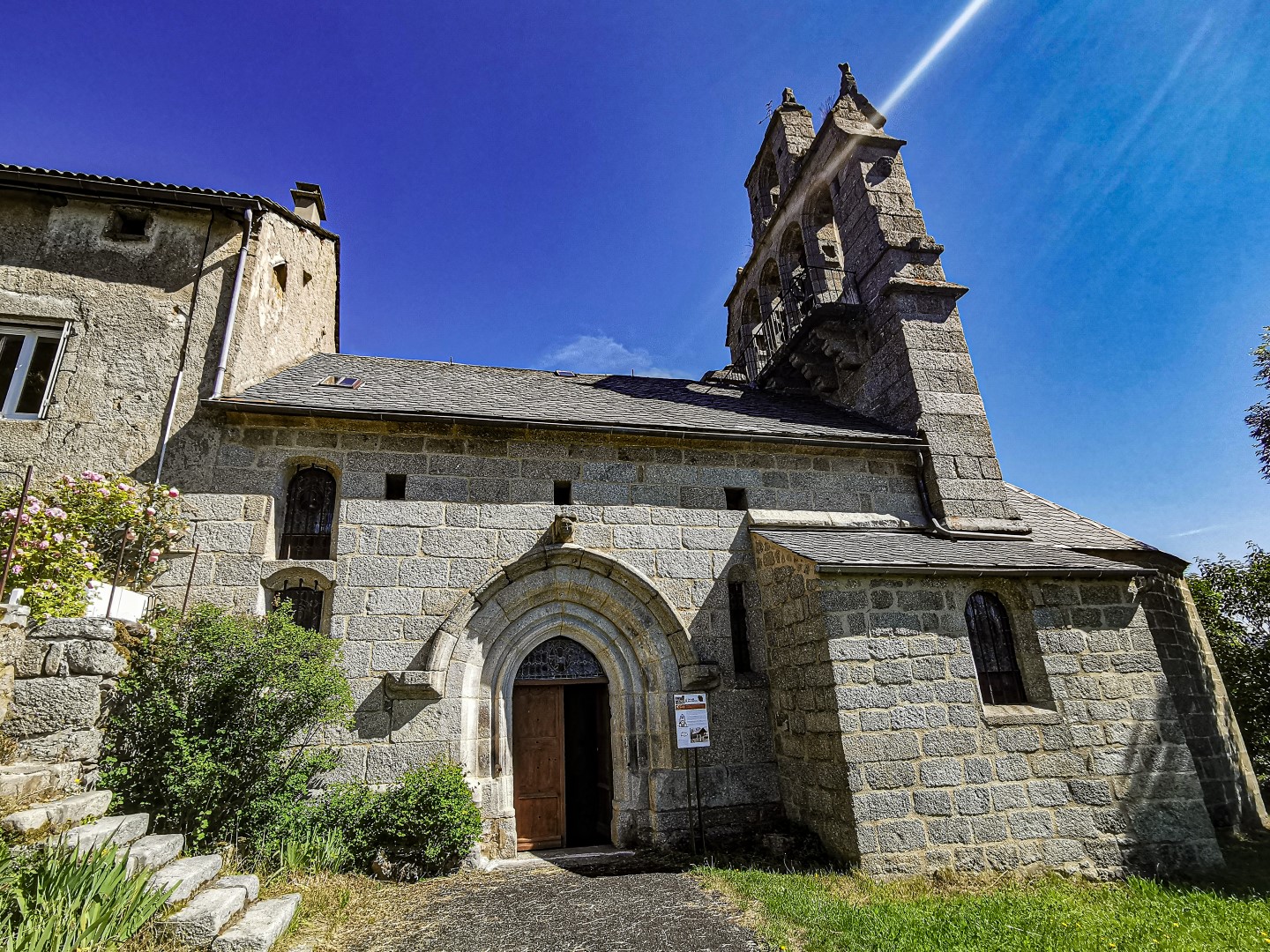 Église Saint-Julien de Blavignac