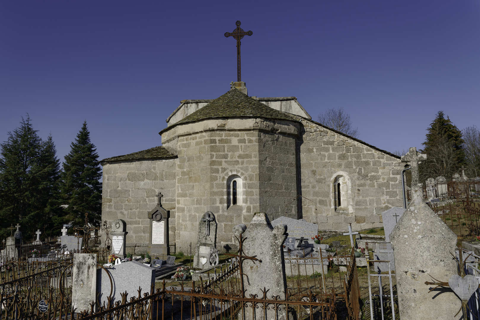 Chapelle du cimetière de Saint-Chély-d'Apcher