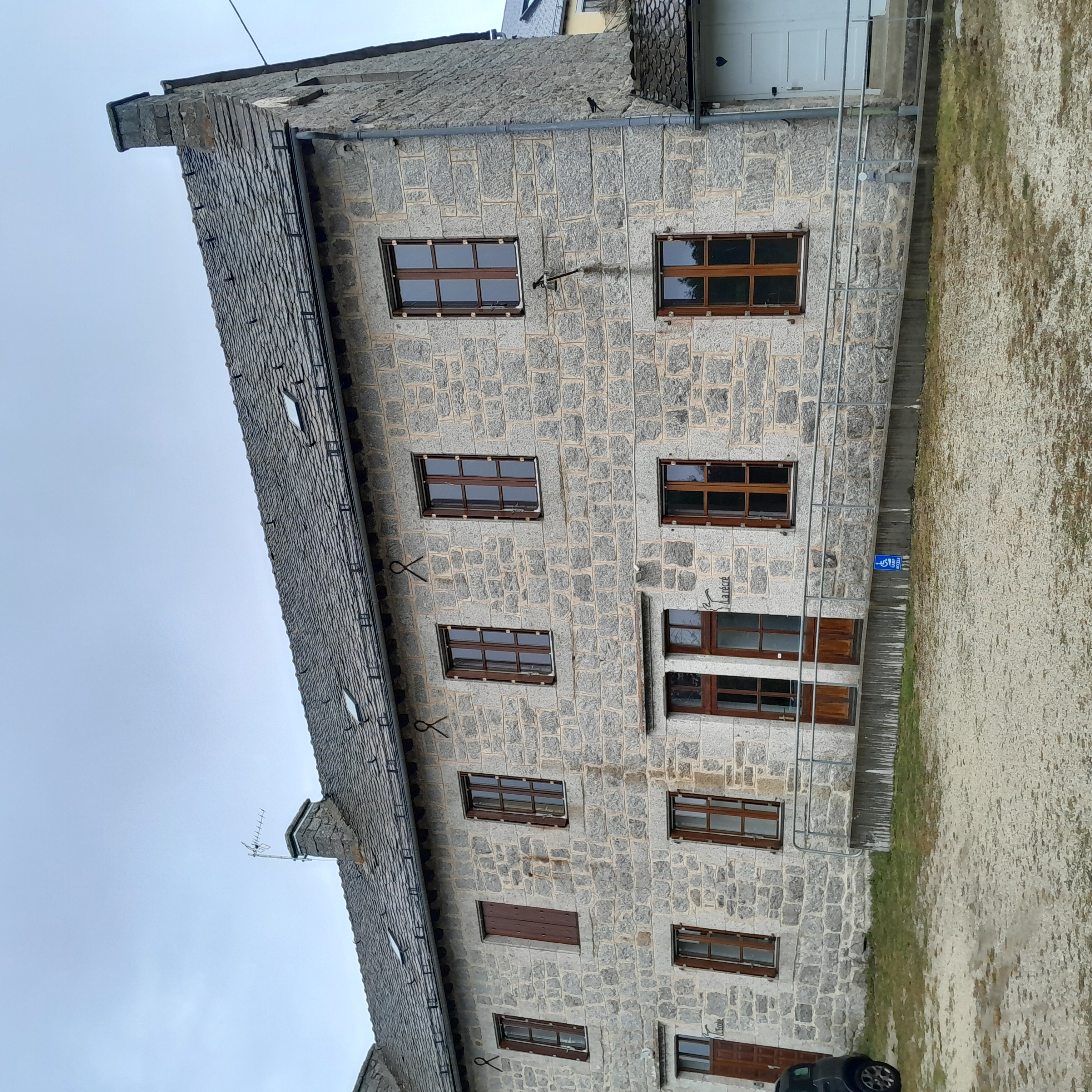 ANCIENNE ECOLE