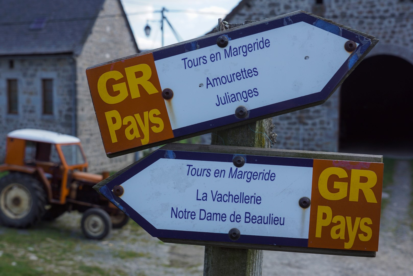 Paulhac-en-Margeride, point de passage de nombreux itinéraires de randonnées