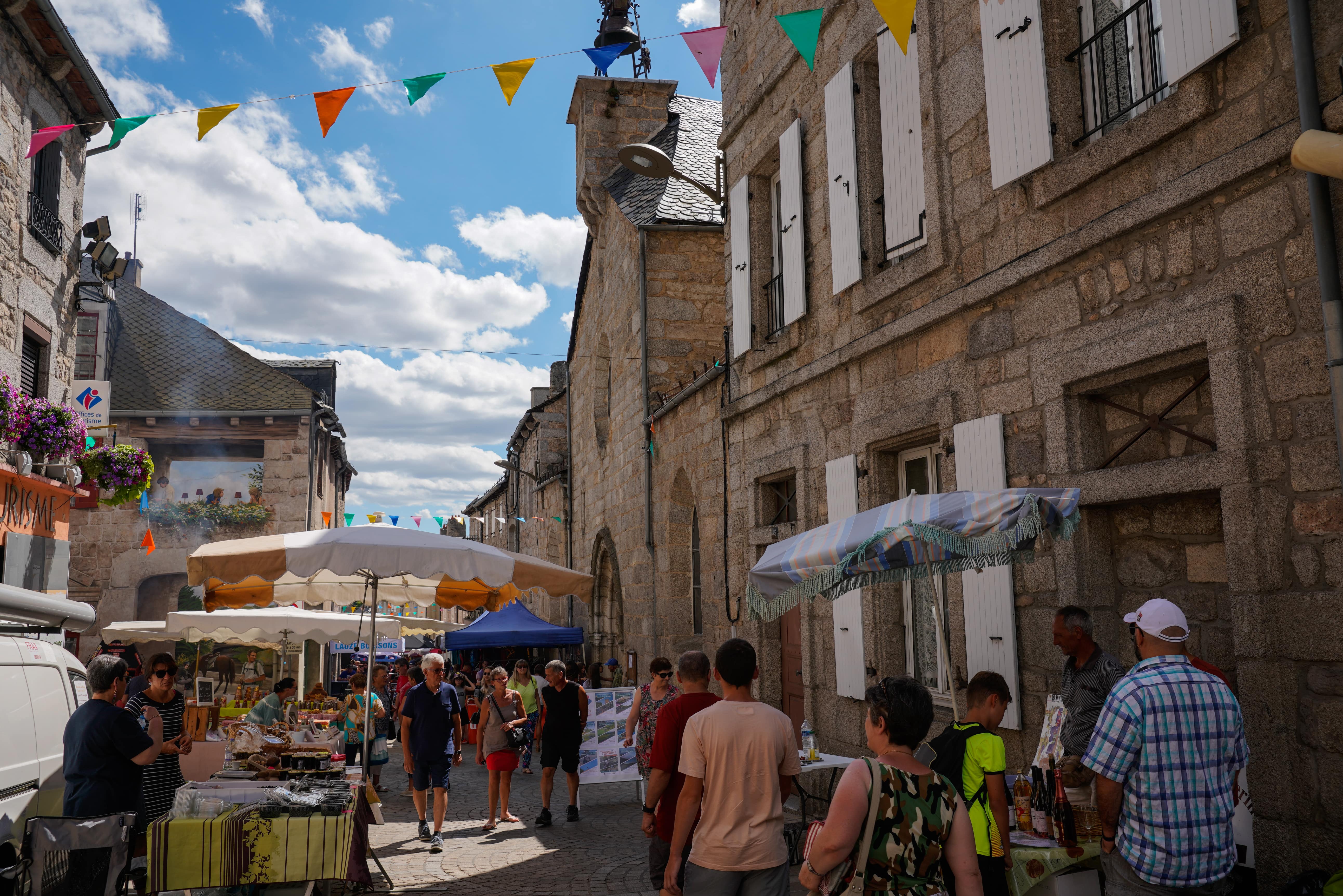 Jour de marché à Saint-Chély-d'Apcher
