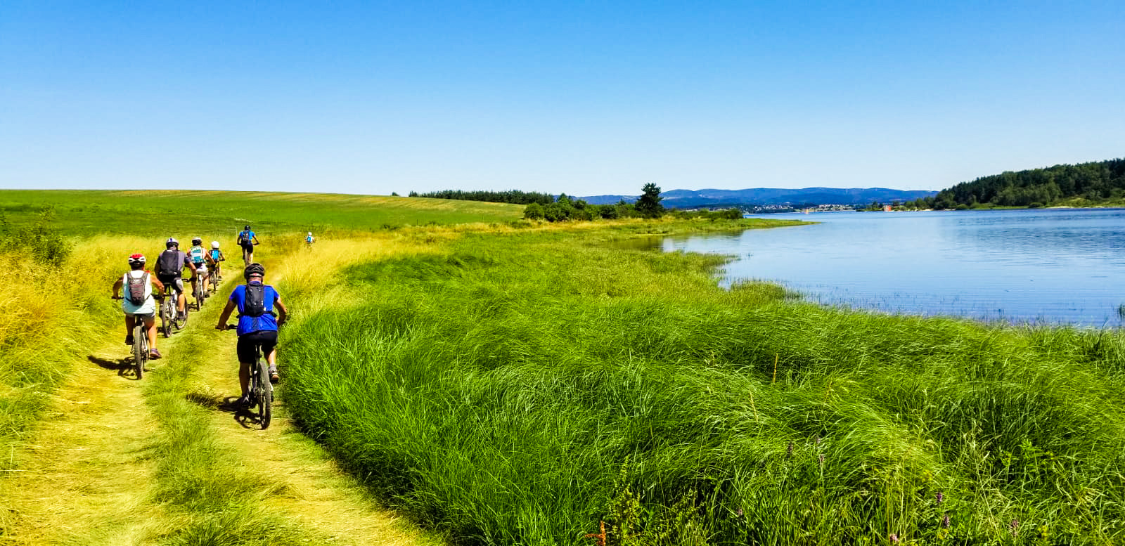 VTT au bord du Lac de Naussac 