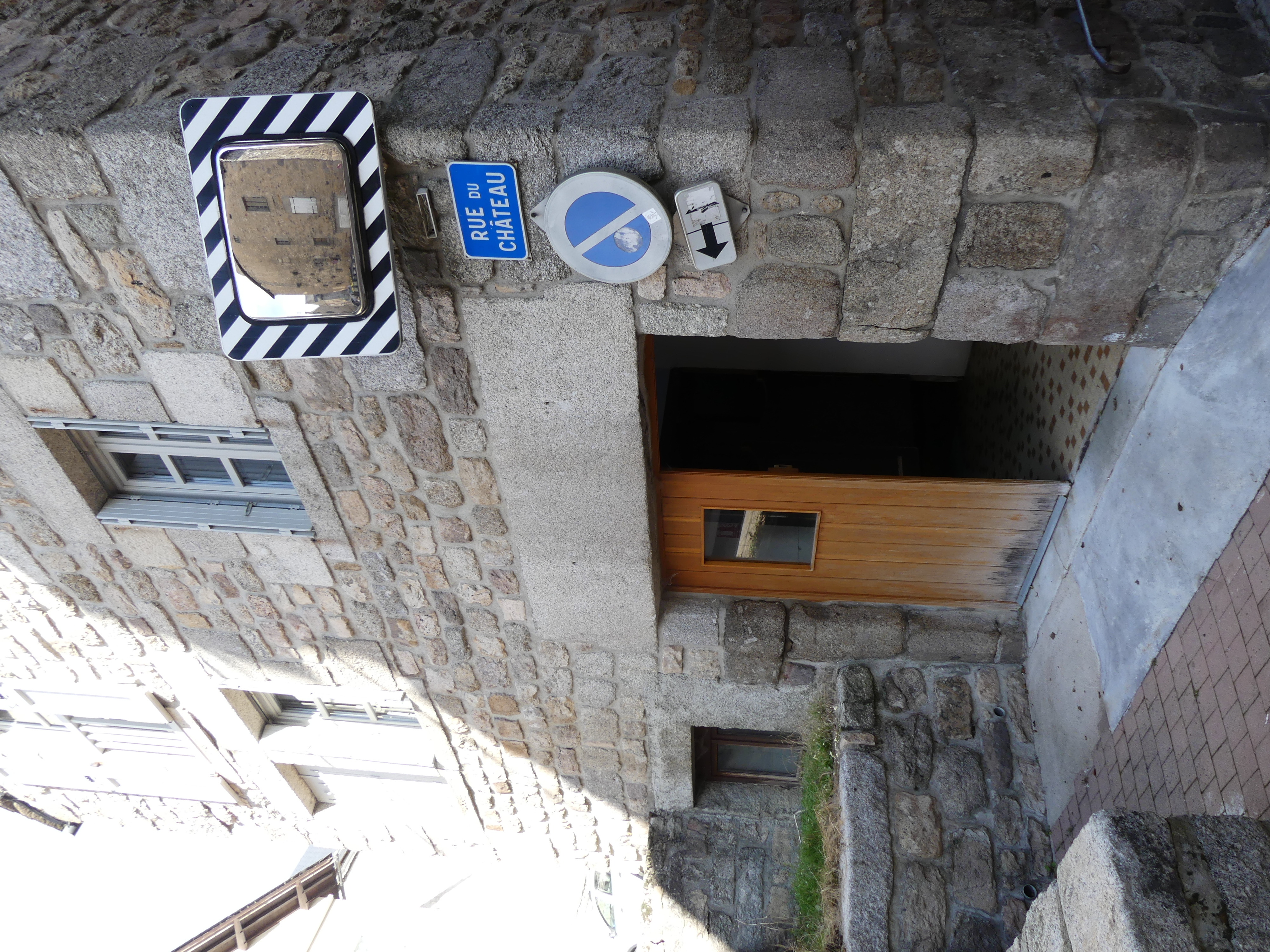 toilettes rue du château 1