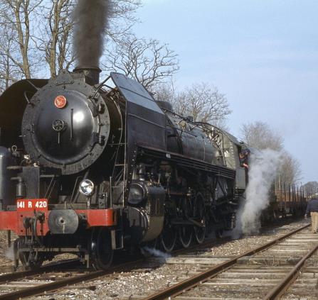 141R420-Locomotive vapeur