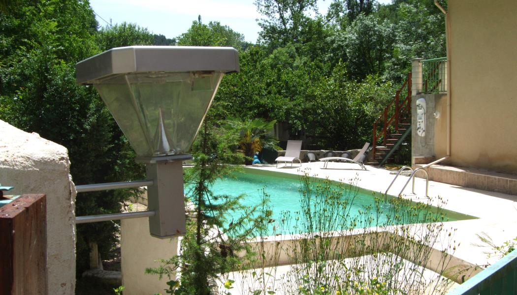 Moulin d'Olt Gîte Vue piscine terrasse vue