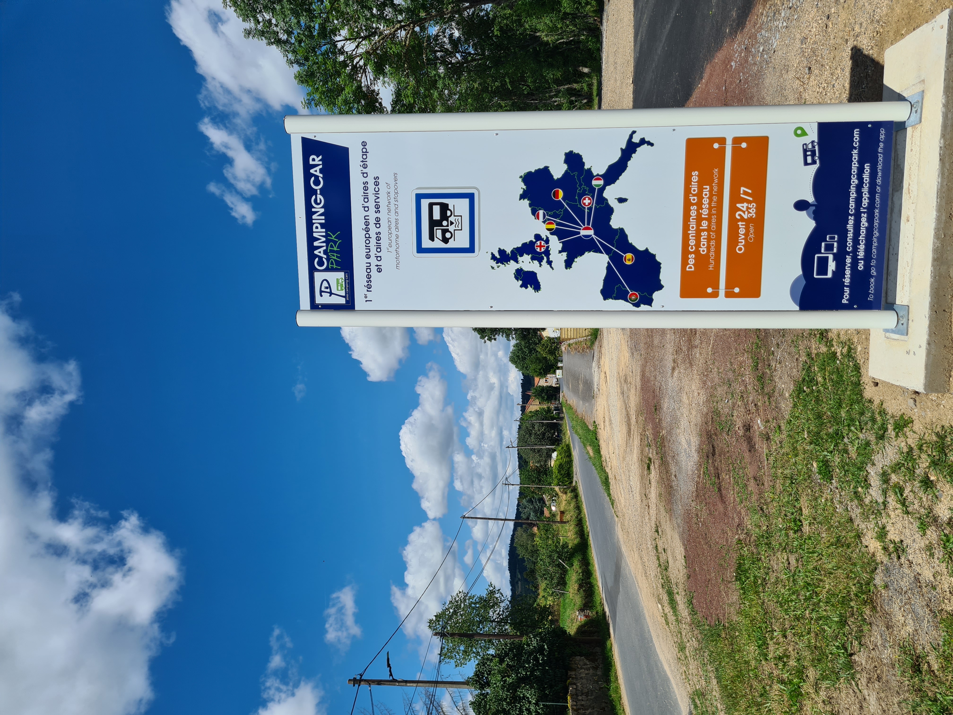 AIRE CAMPING-CAR PARK DE CHAMBON-LE-CHATEAU