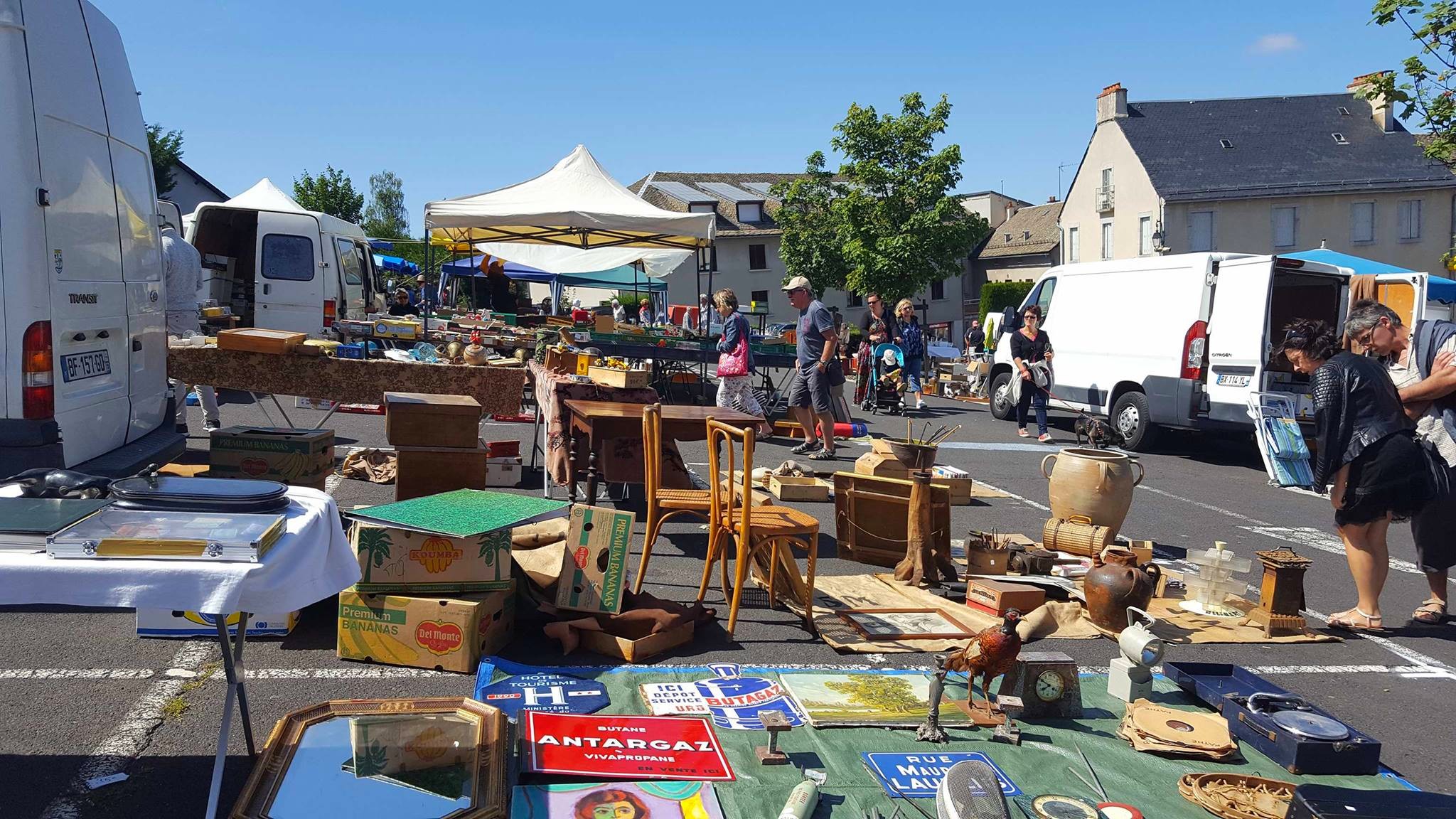 FOIRE À LA BROCANTE D'AUMONT-AUBRAC / 36ÈME ÉDITION