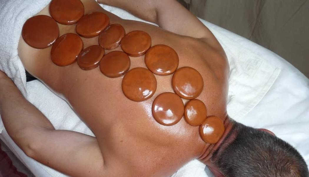 Massage Tonique du Dos et pierres d'argile chaudes