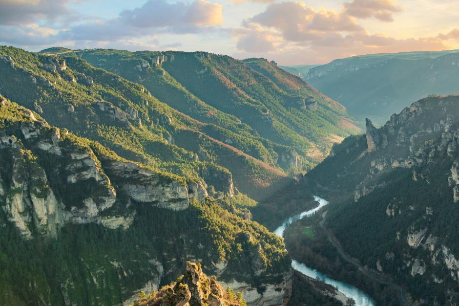 AdobeStock_289478395 - gorges du tarn 