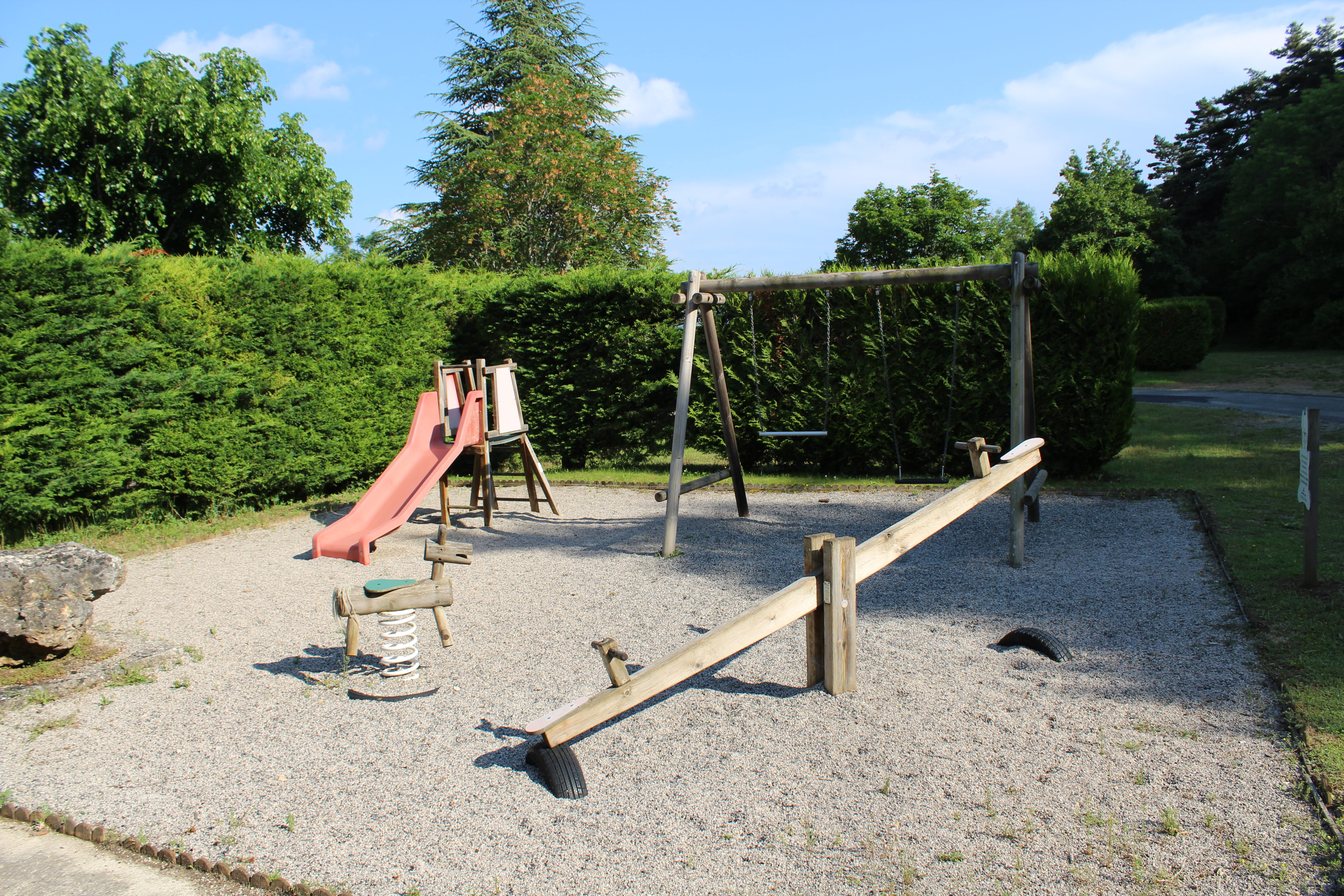 CAMPING MUNICIPAL "AUX PORTES DU SAUVETERRE" photo 5