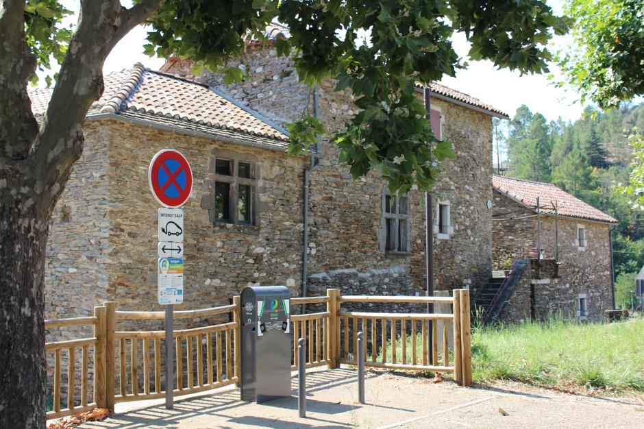 Bornes électrique - Sainte- Etienne-Vallée-Francaise (2) 