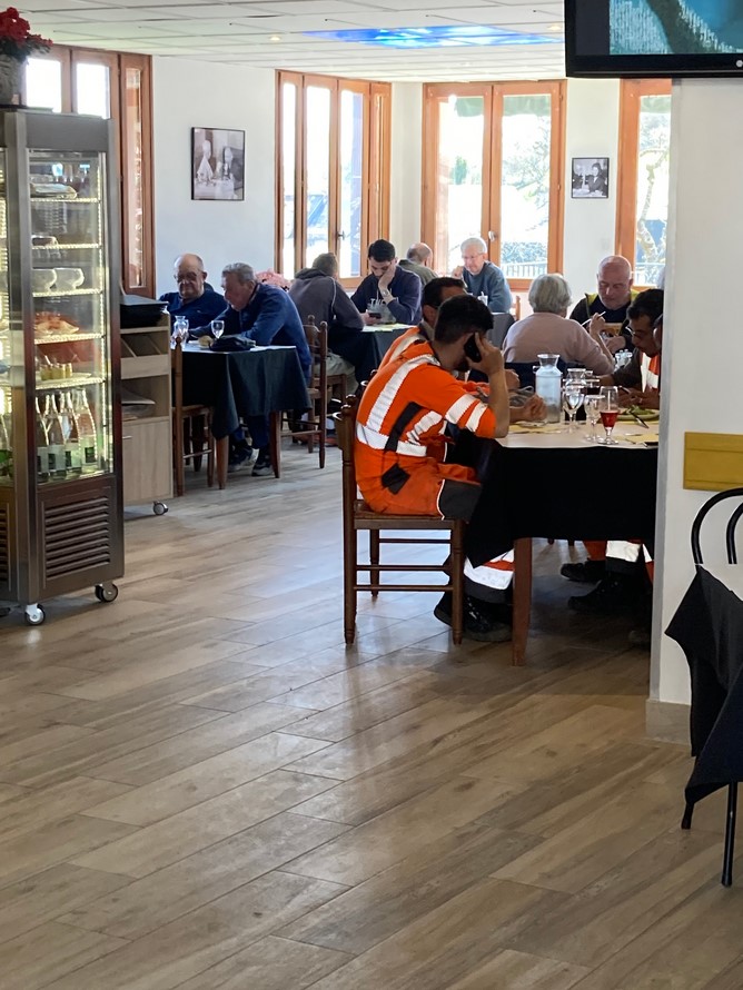 CAFE DE LA PLACE - photo 3