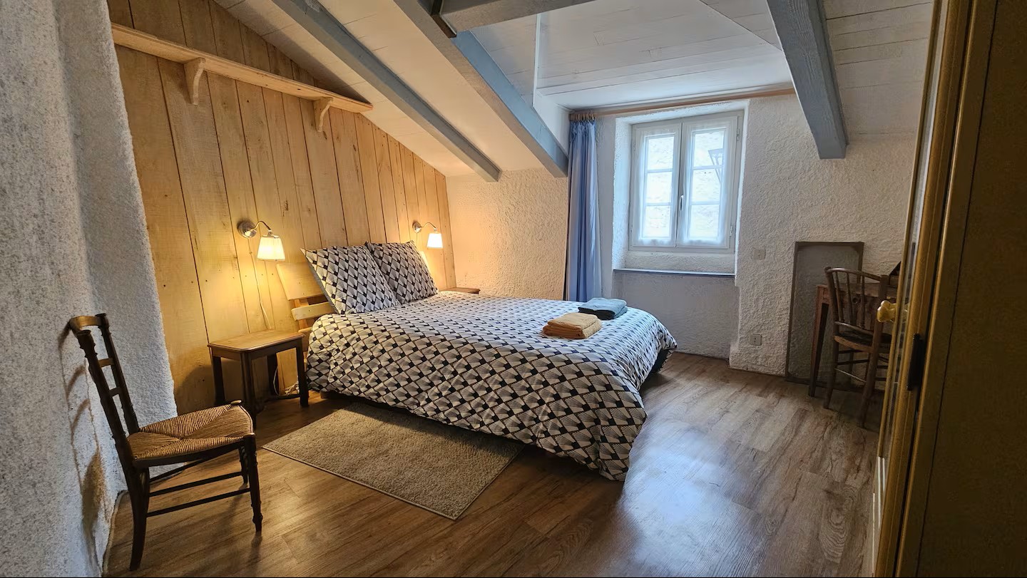 MAISON EN PIERRE
