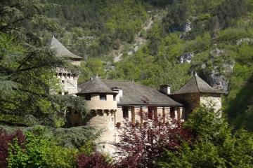 Chateau-de-la-Caze-2