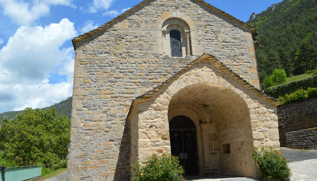Eglise Saint-Préjet - porche d'entrée 