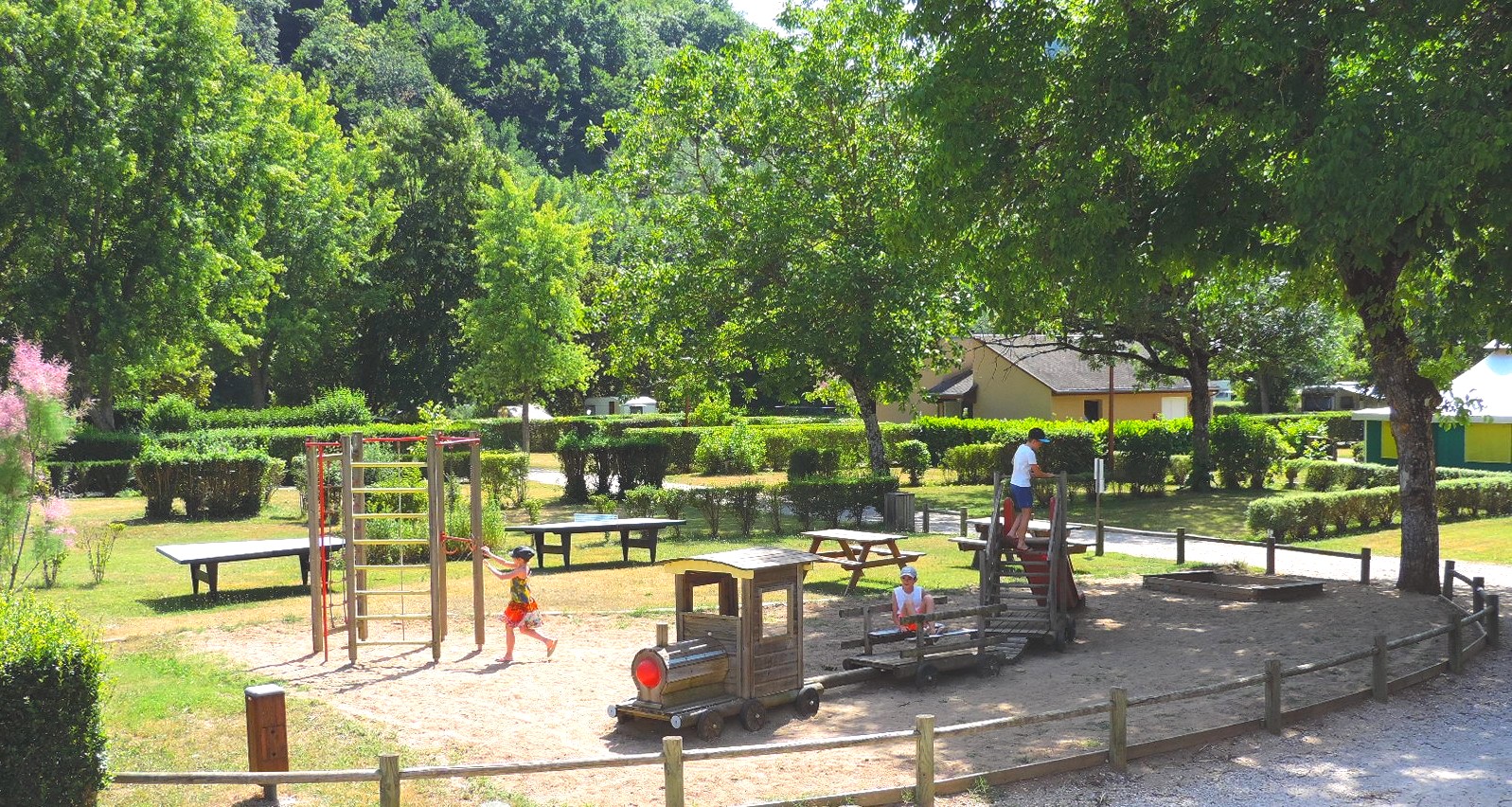 CAMPING MUNICIPAL DE LA VALLEE - photo 5