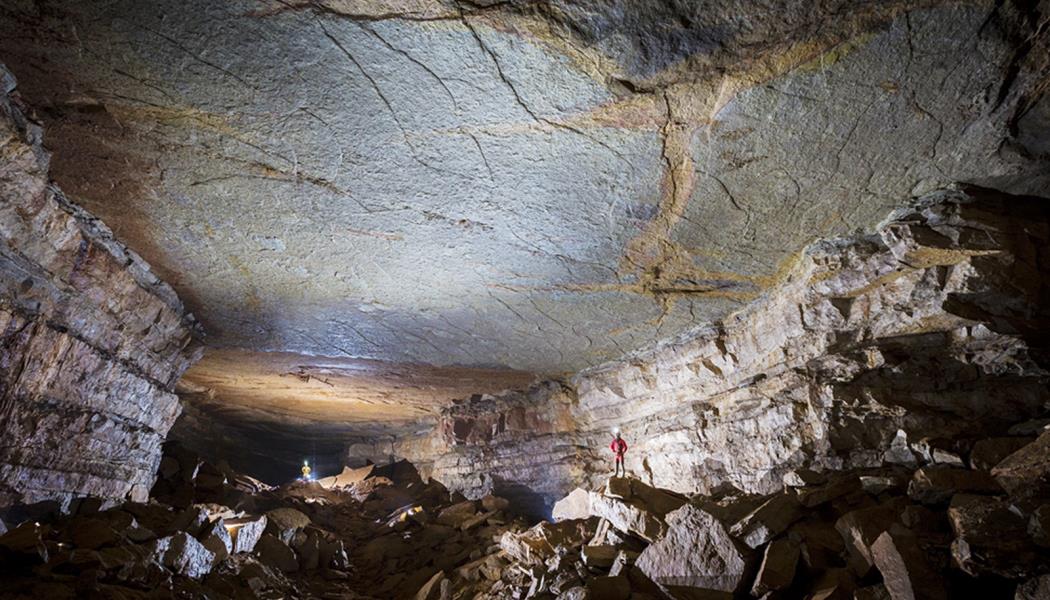 Spéléologie à la grotte de Castelbouc