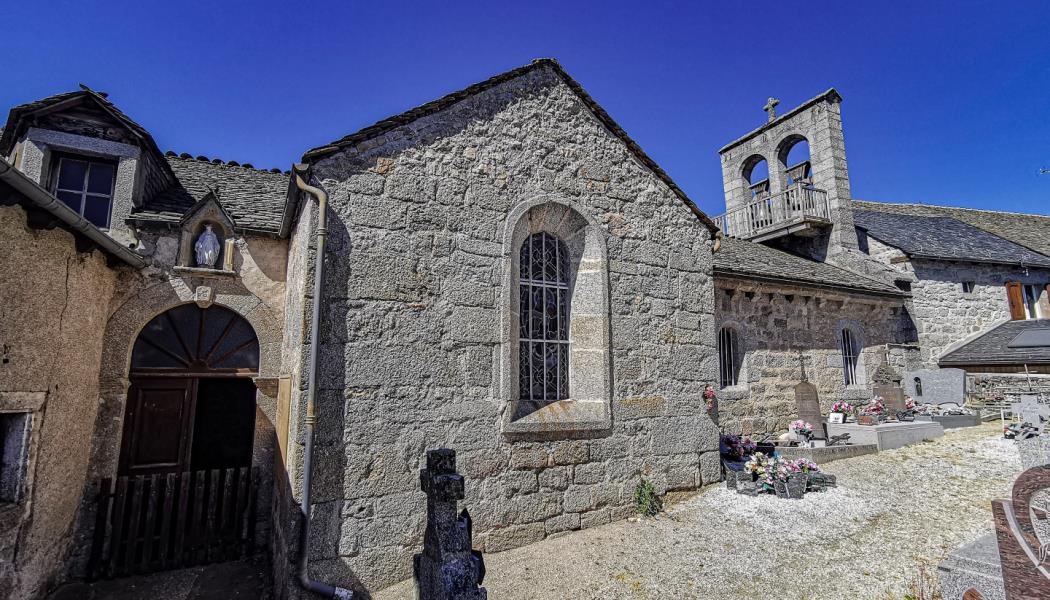 L'église des Estrets près de Fontans