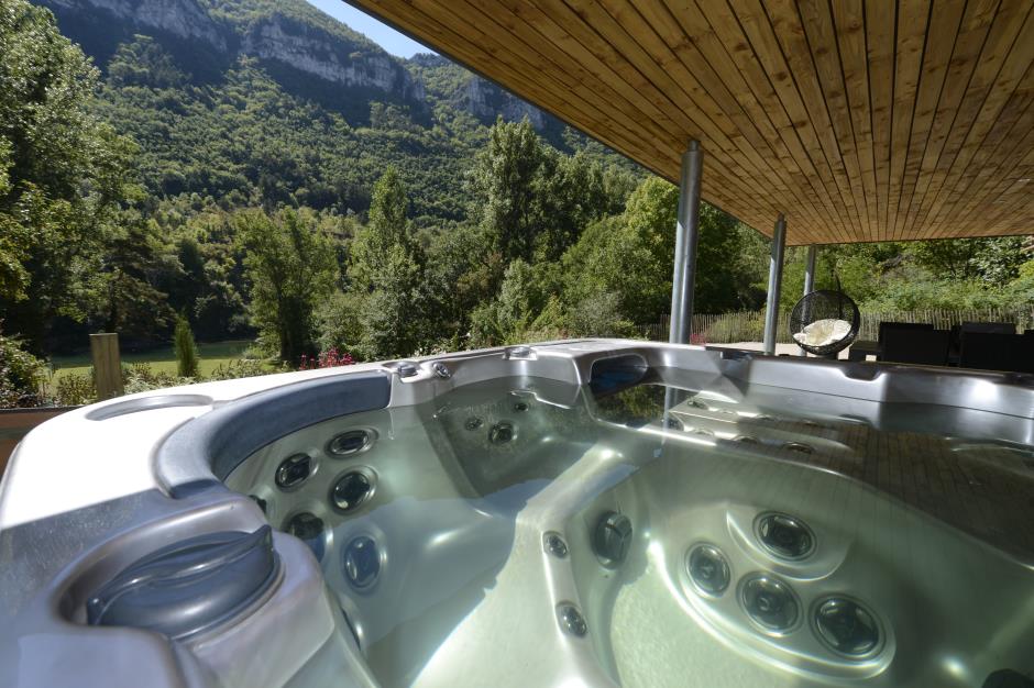 GITE-EMERAUDE-Design-Nature-Gorges-du-Tarn-spa-terrasse-3-SEPTEMBRE-2014--Luc-Jennepin 