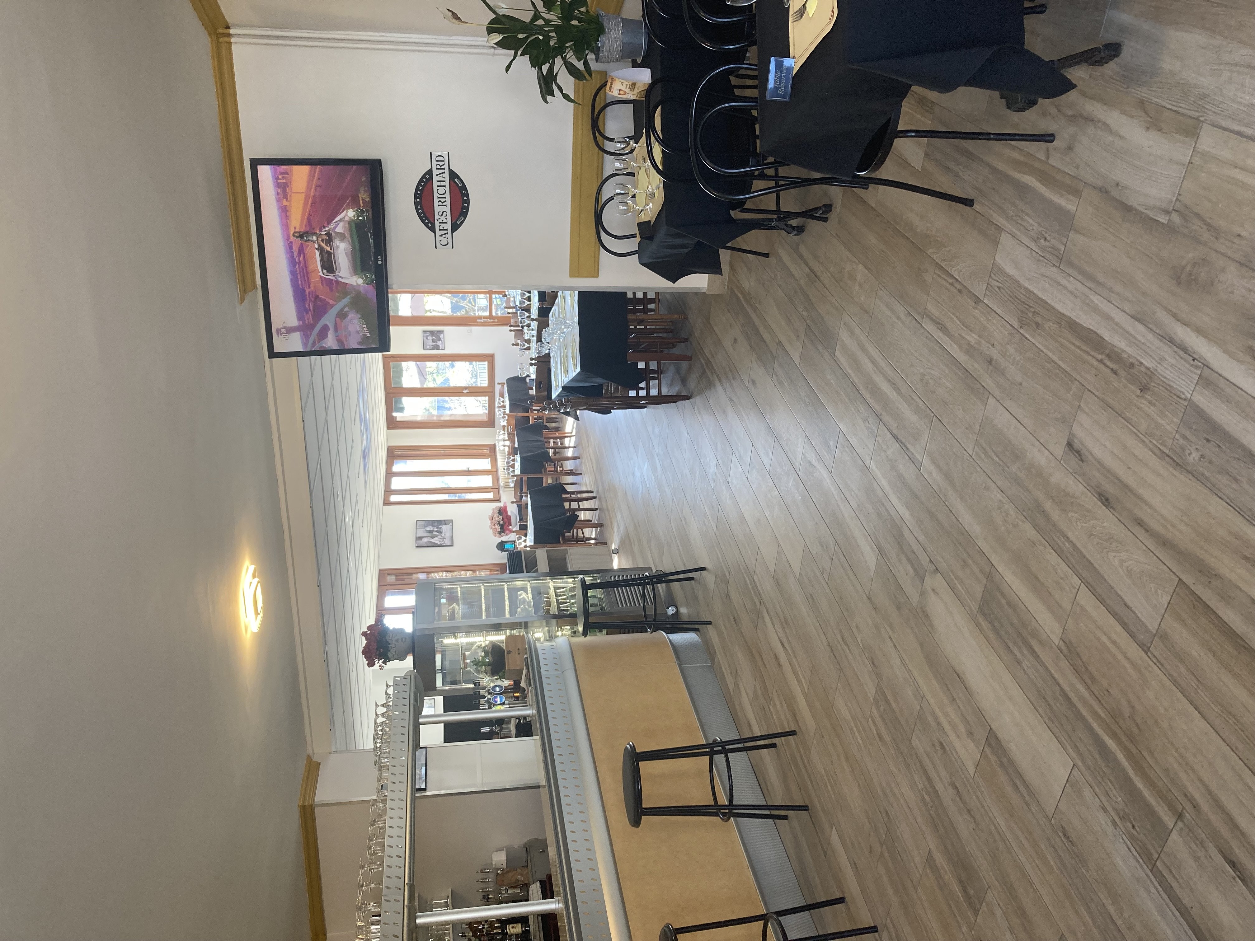 CAFE DE LA PLACE - photo 2