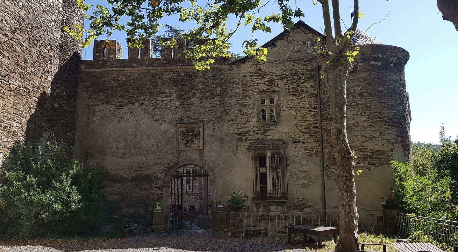 CHATEAU DE CAMBIAIRE : GÎTE LA CALADE - photo 2