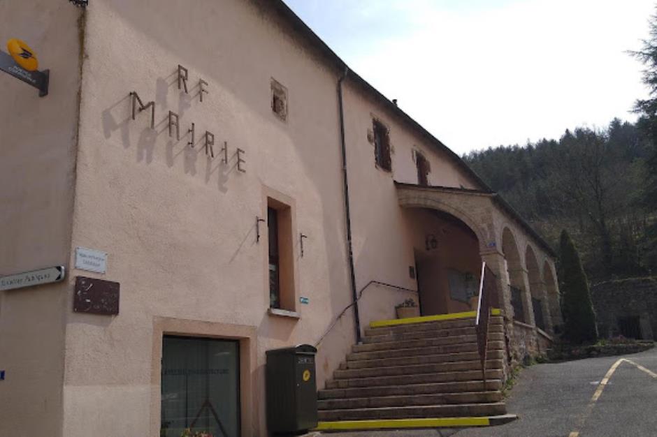 La POSTE BANASSAC 