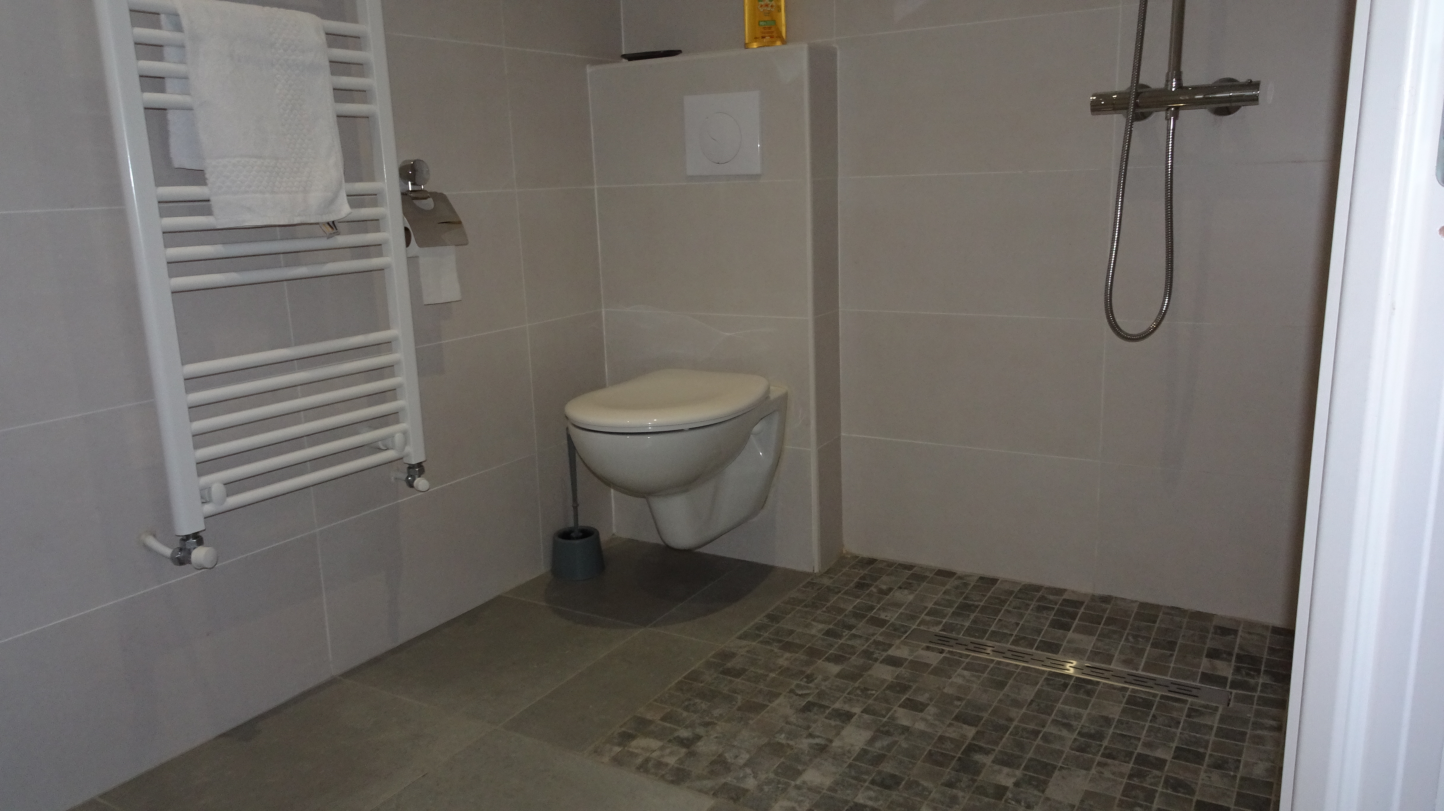 AU PONT DE LA GINÈZE - STUDIO LE HIBOU, Barjac - photo 9