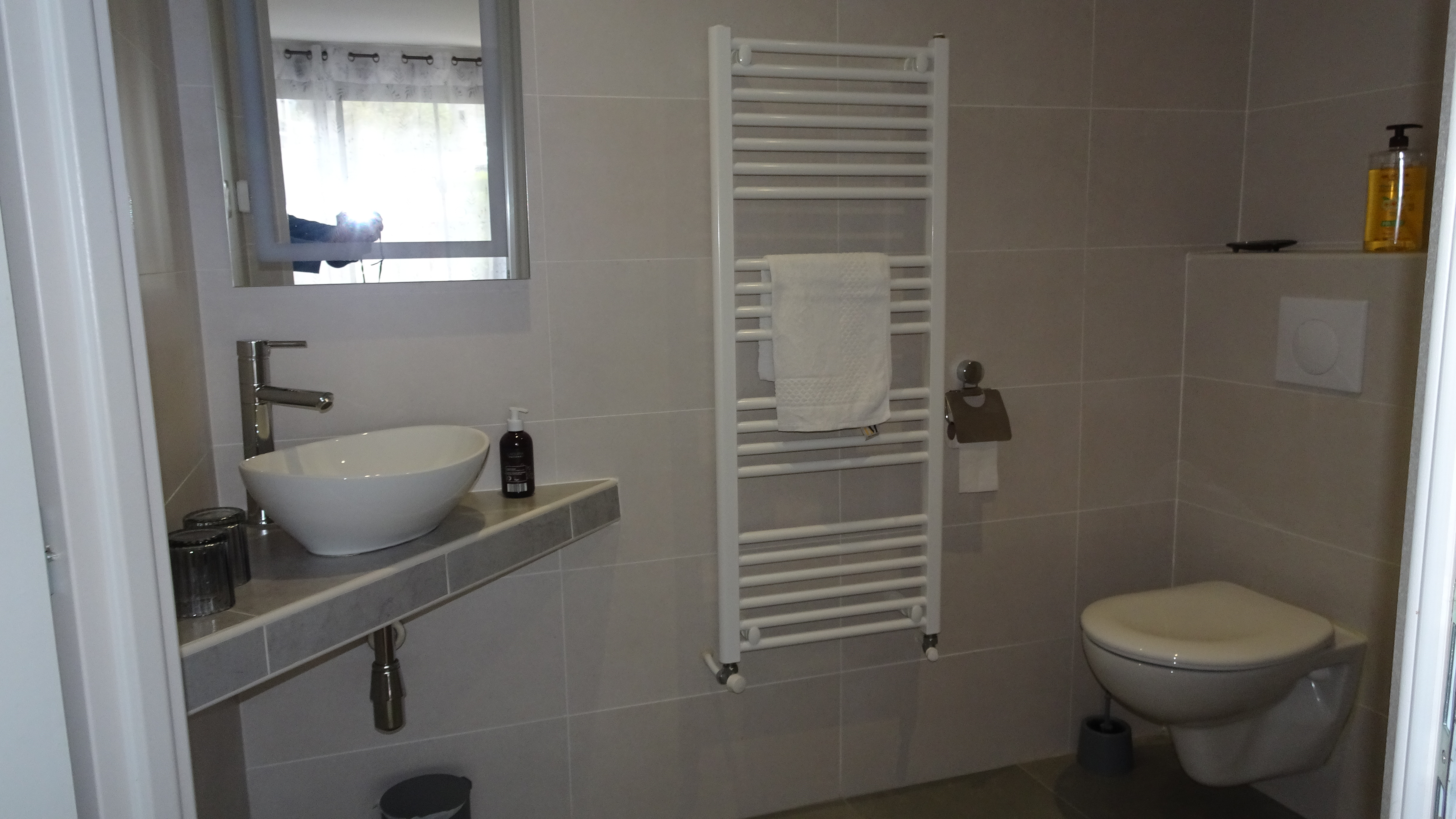 AU PONT DE LA GINÈZE - STUDIO LE HIBOU, Barjac - photo 4