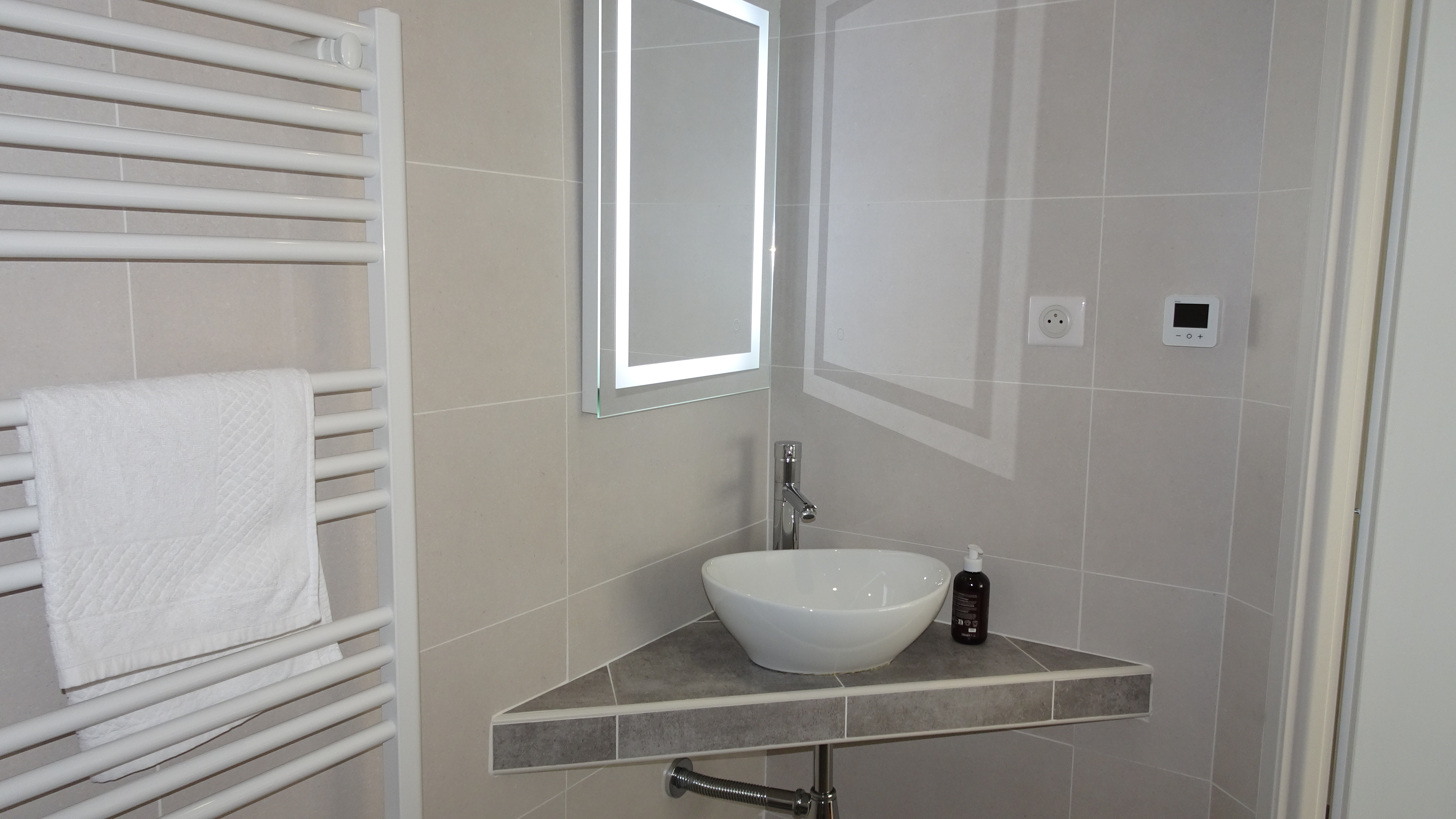 AU PONT DE LA GINÈZE - STUDIO LE MILAN, Barjac - photo 5