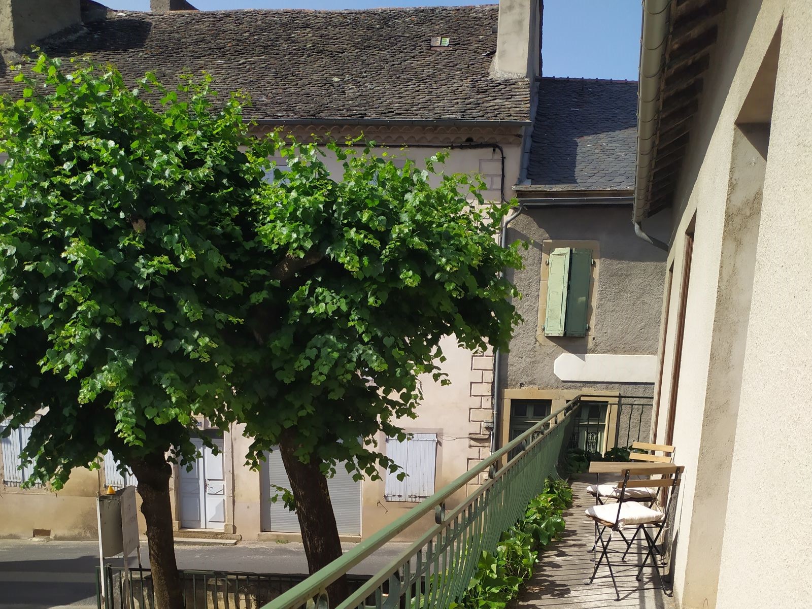 MAISON SAURY: "LE BALCON"