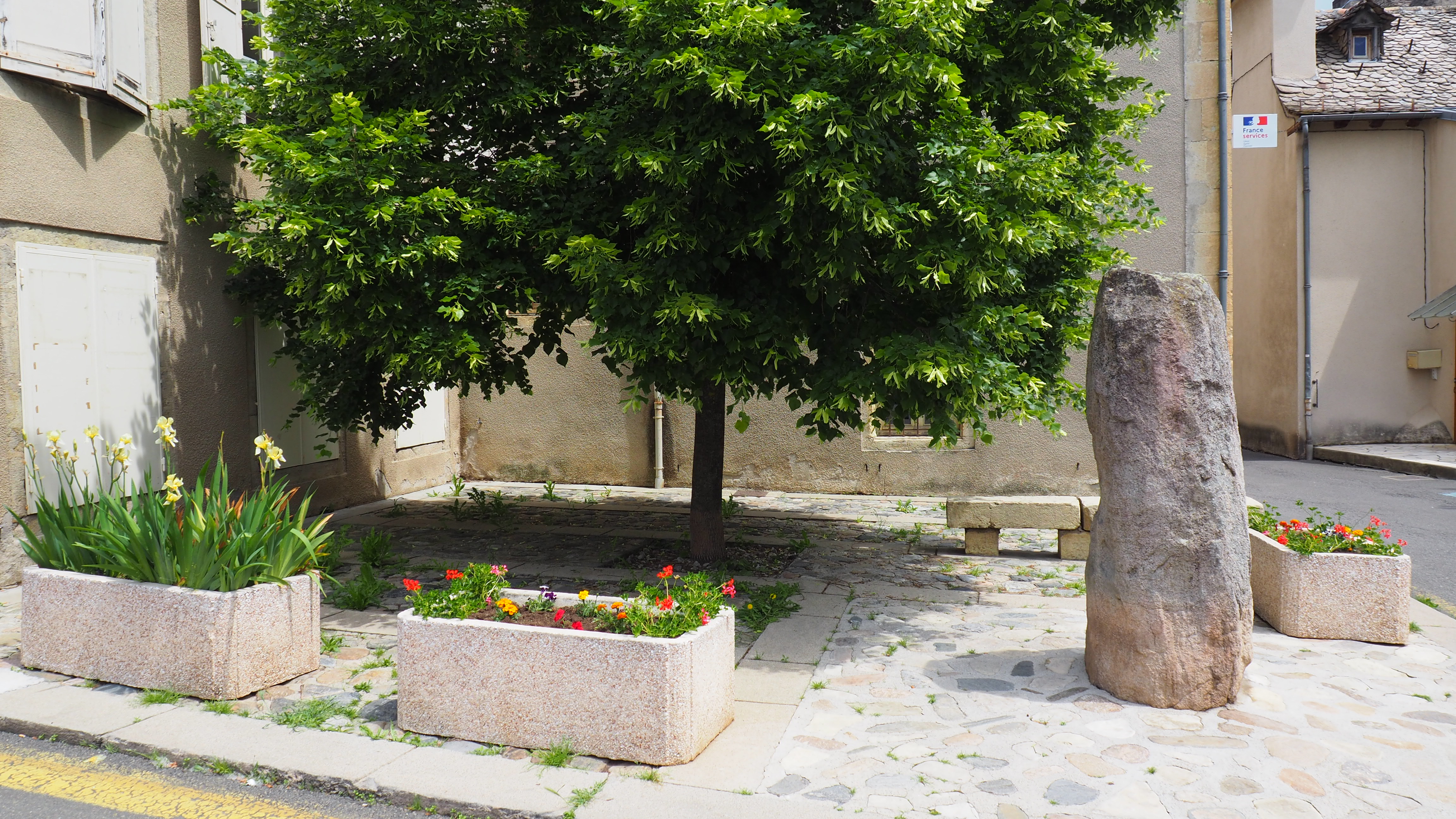 MENHIR A MARVEJOLS - photo 2