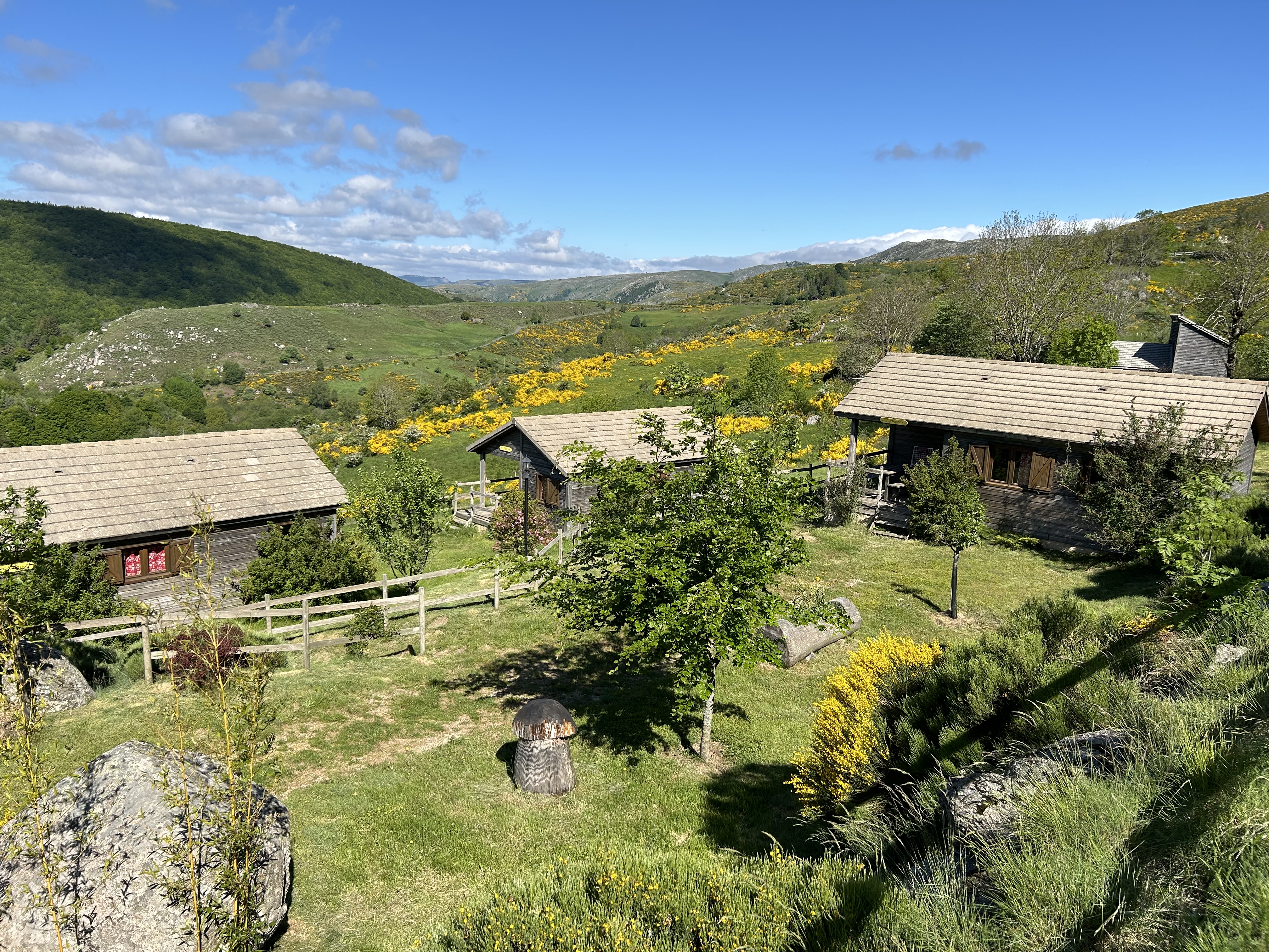 LA TCHOURETTE DU MONT LOZERE CHALETS MOYENS