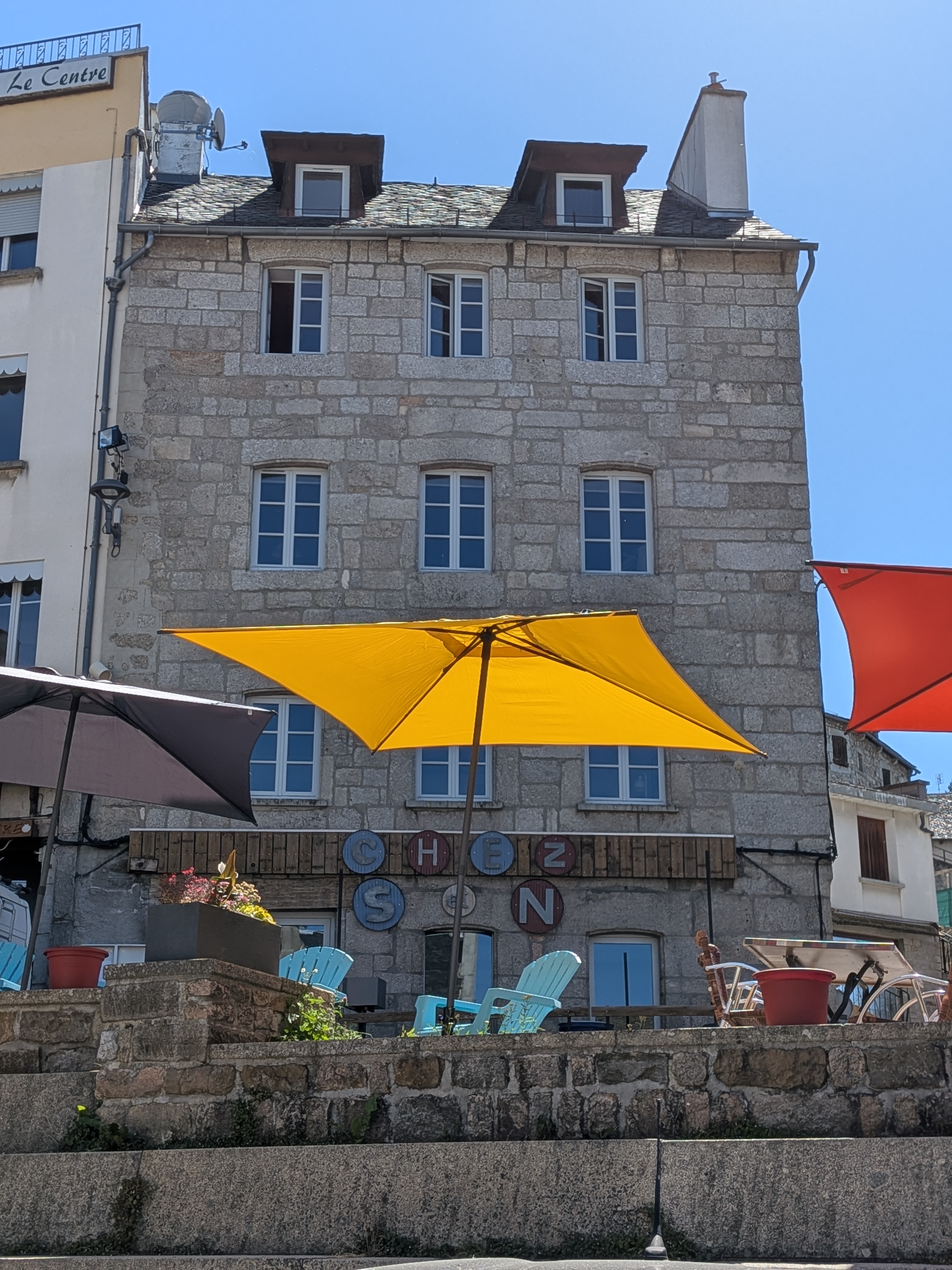 CHEZ S ET N — photo 2