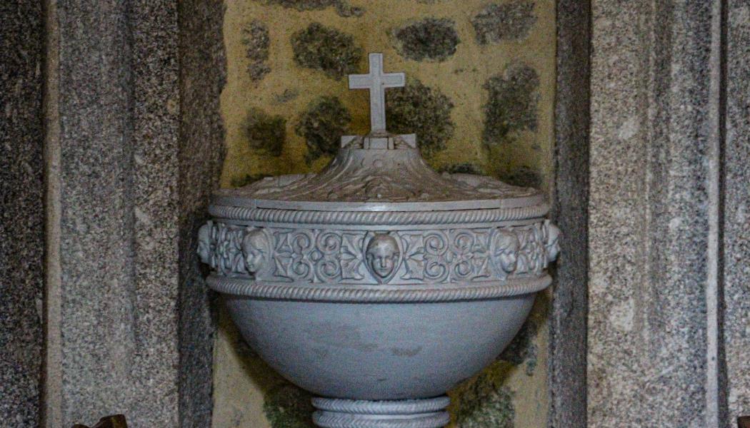 Font baptismal - Église Marchastel