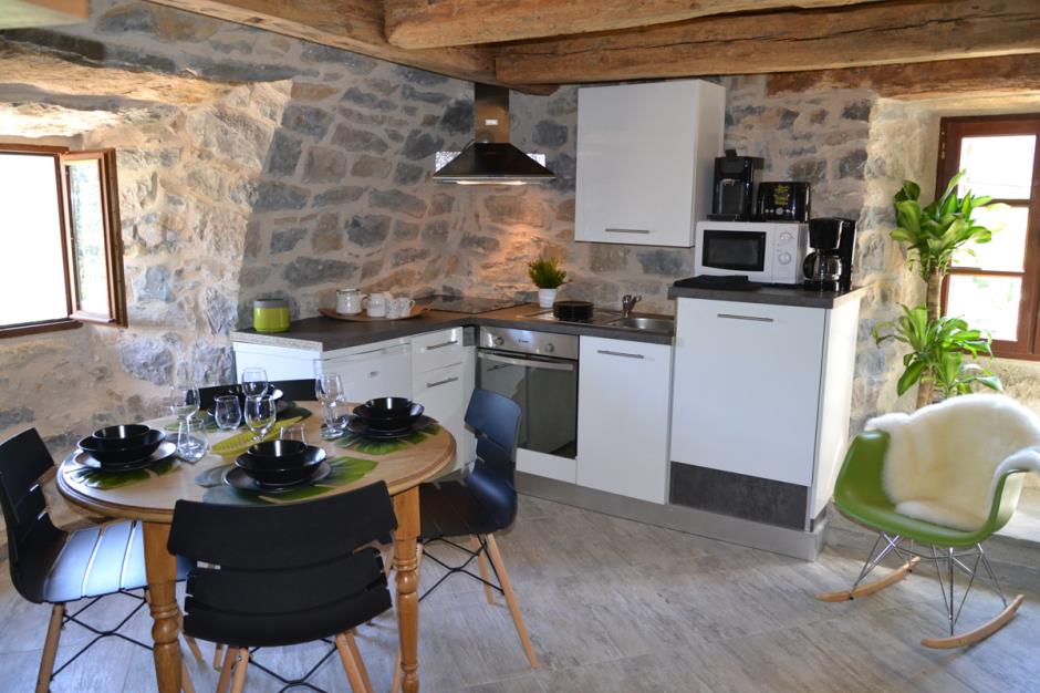 Soleilo_bnb_gite_spa_loft-chambredhote_chambre_avec_spa_jacuzzi_gorgesdutarn_aveyron_lozere_DSC_0251 