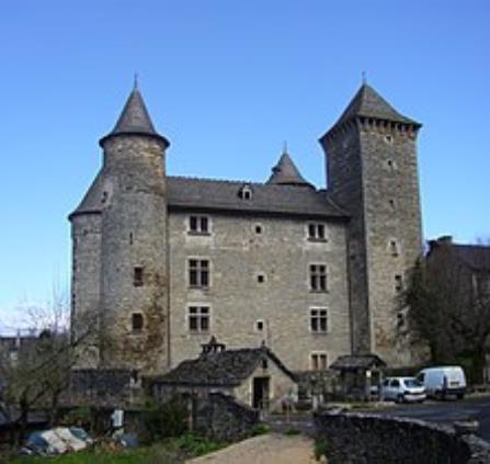 Château de Saint Saturnin et four à pain du village