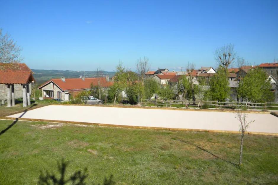 Terrain de pétanque du village 