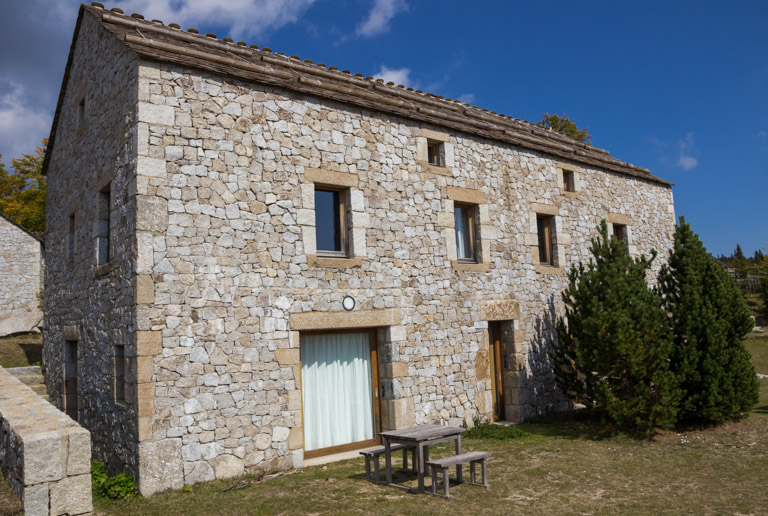 VILLAGE DE GITES DU MAS DE LA BARQUE APPARTEMENT DUPLEX 6 PERSONNES
