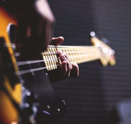 bass-guitar-1841186_1280