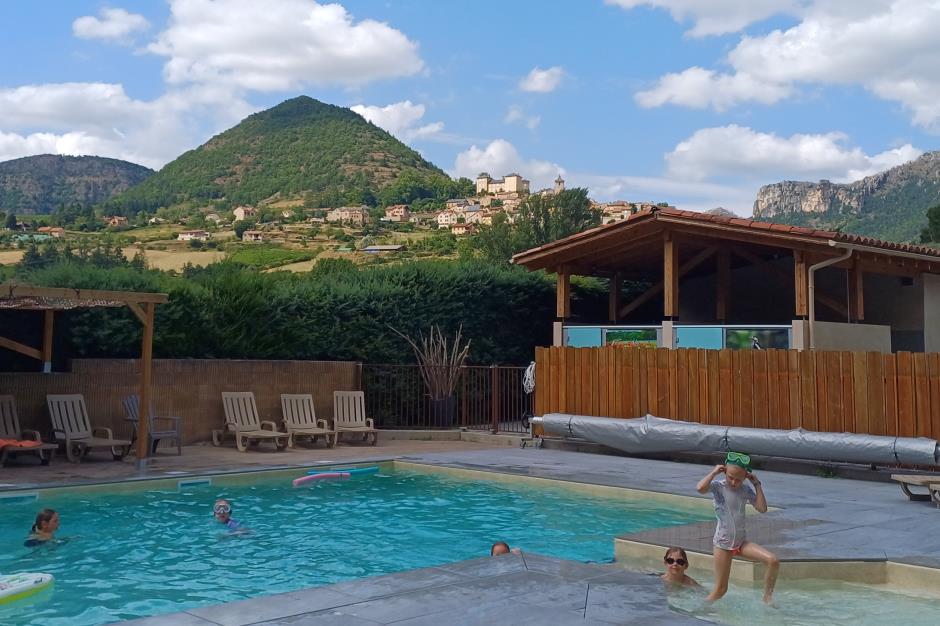 camping-taranis-piscine-gorges-du-tarn-millau 