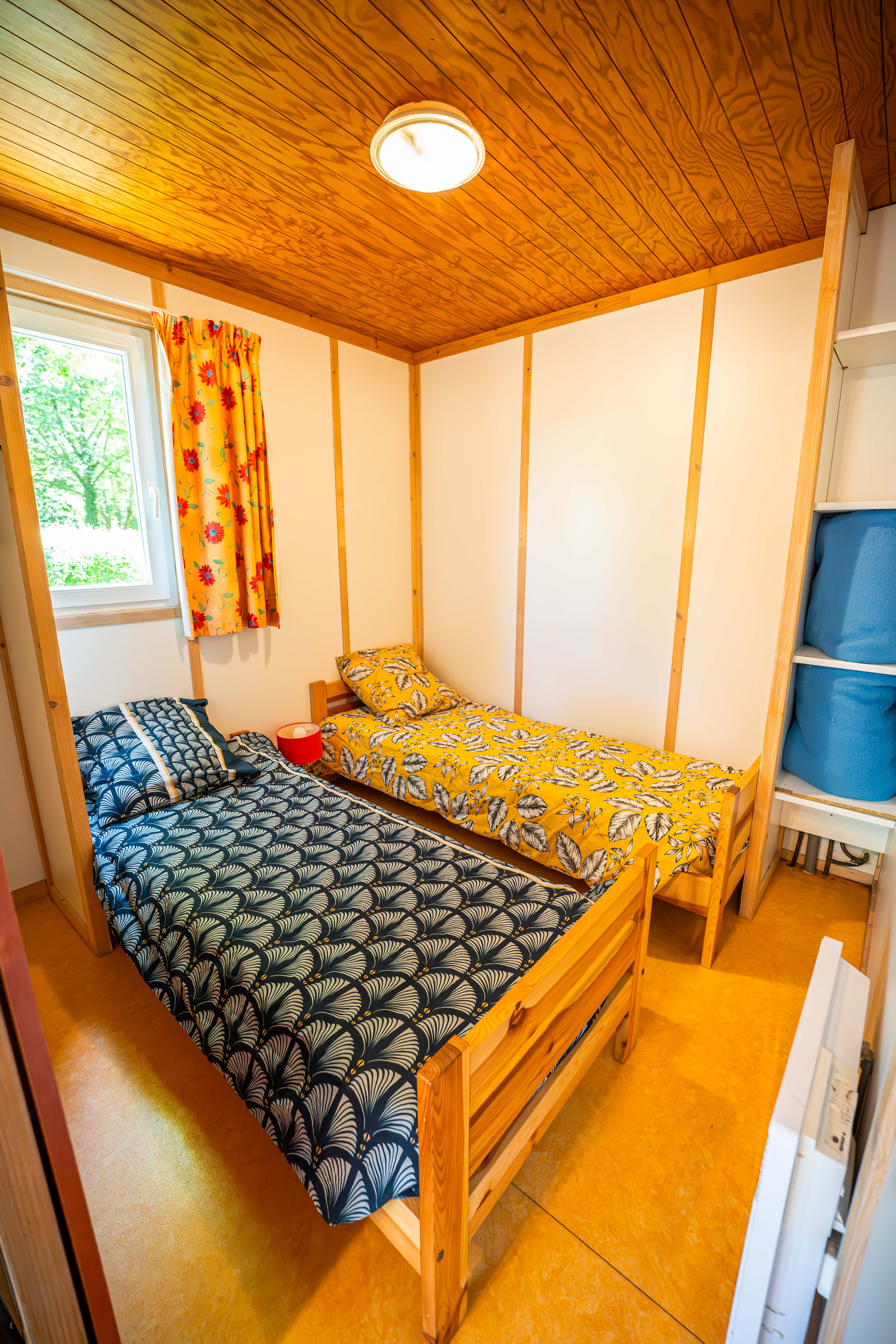 CHALET FLOWER CAMPING DU GÉVAUDAN - 4 PERSONNES PMR, Marvejols