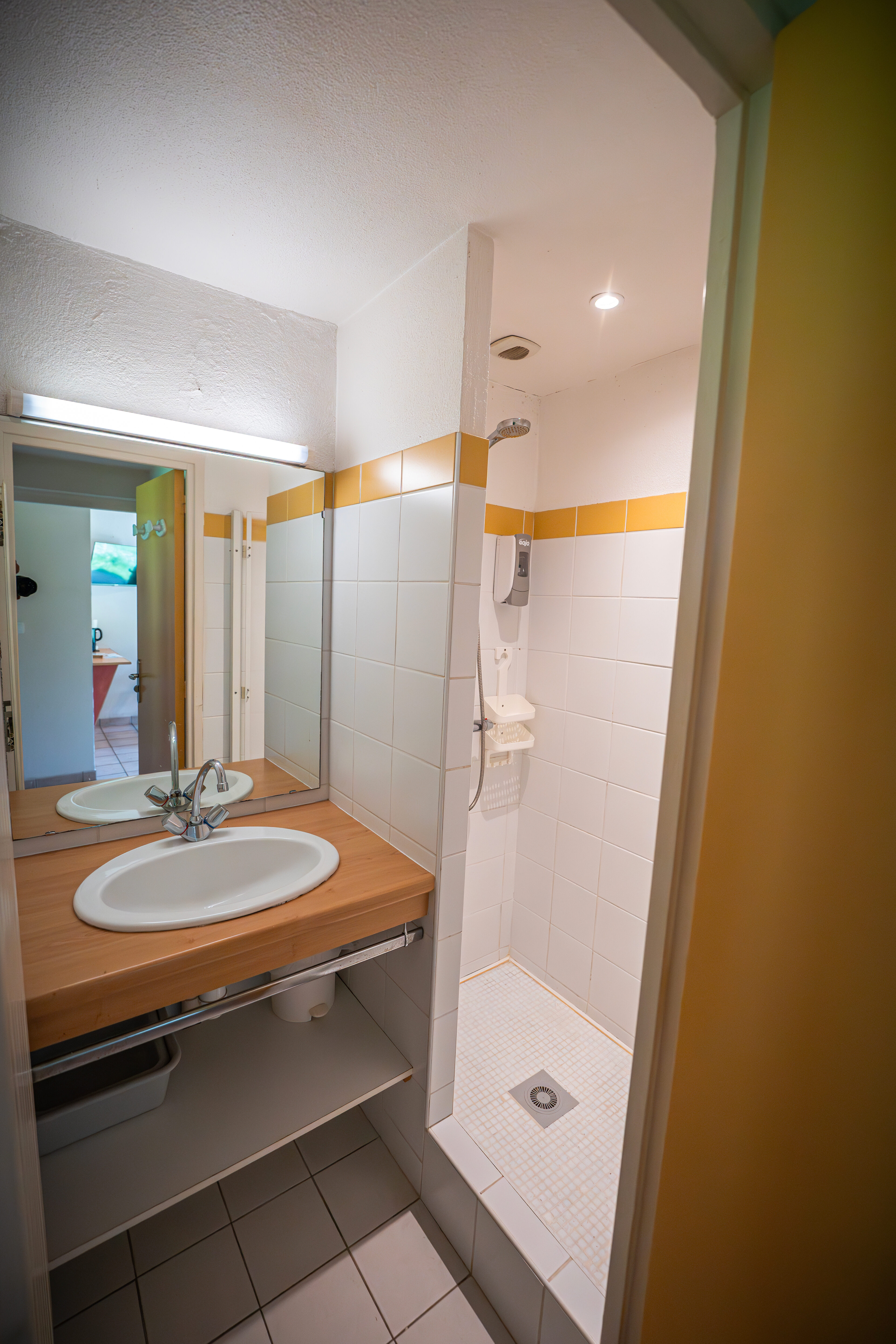 COTTAGE FLOWER CAMPING DU GEVAUDAN - 4 PERSONNES, Marvejols - photo 2