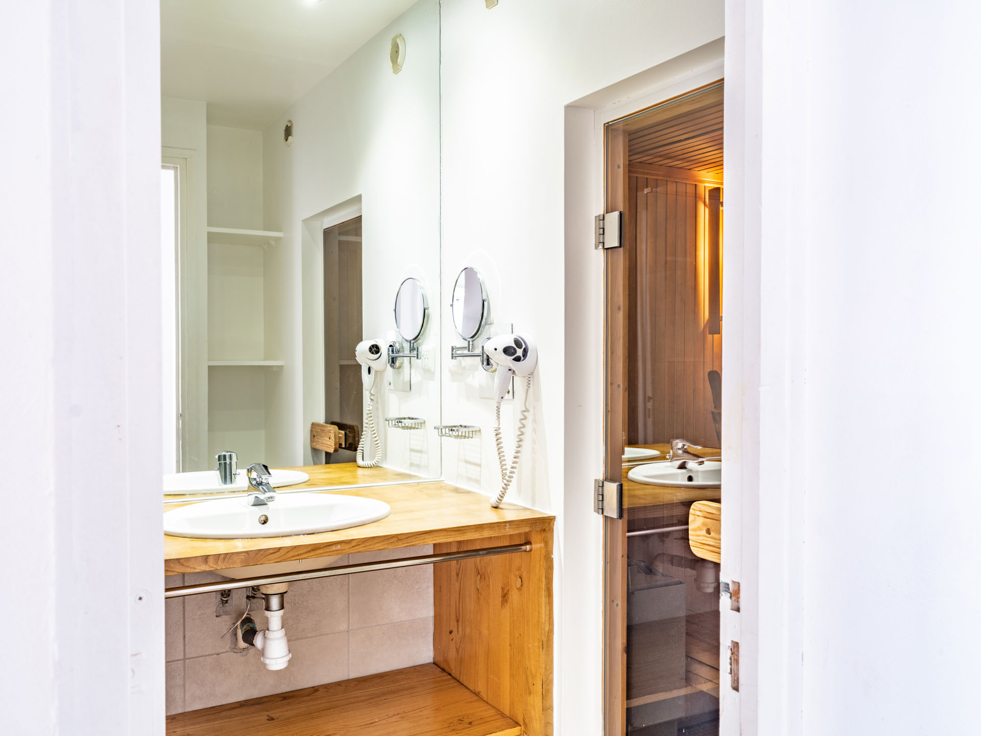 VILLAGE DE GITES DU MAS DE LA BARQUE GITE 6 PERSONNES PREMIUM - photo 3