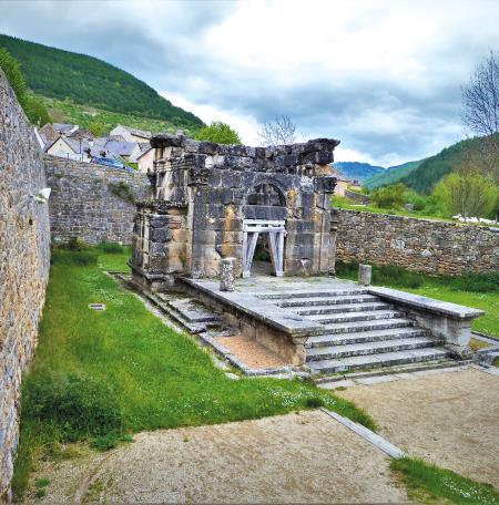 Mausolée romain de Lanuéjols