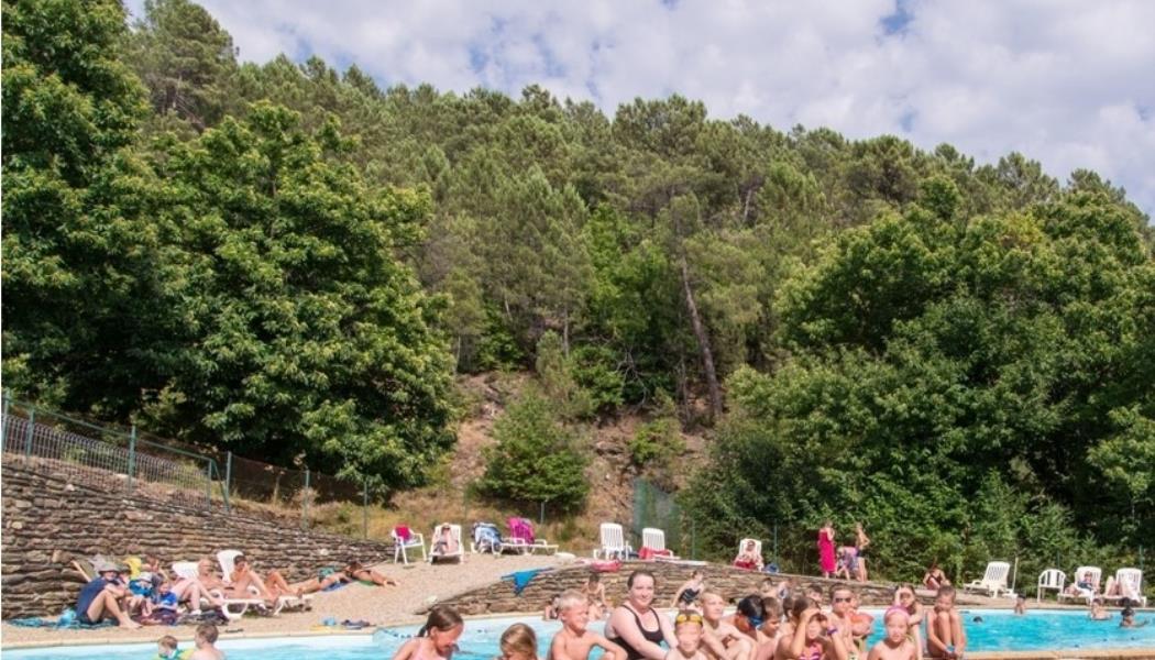 piscine de Saint Privat, en lisière de forêt