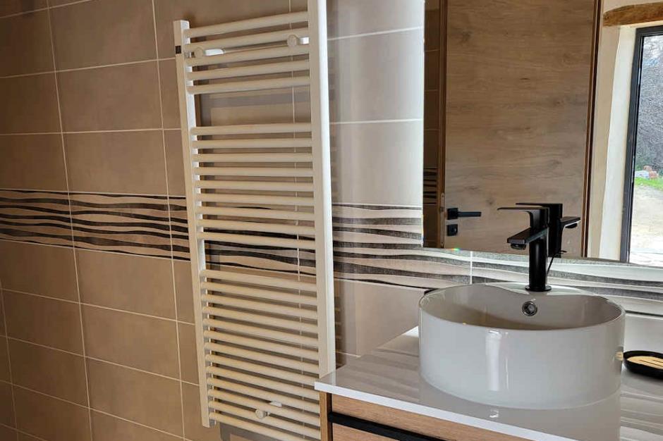 salle-d-eau-gite-2-personnes-cevennes 