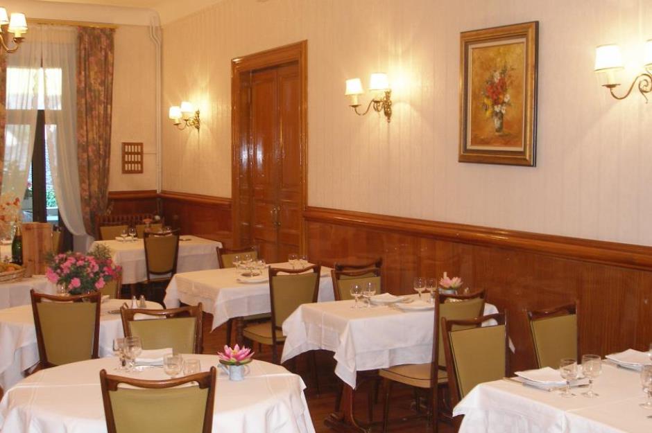 salle restaurant grand hotel du parc florac 