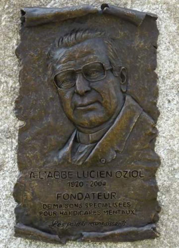 BUSTE DE L'ABBÉ LUCIEN OZIOL, Marvejols