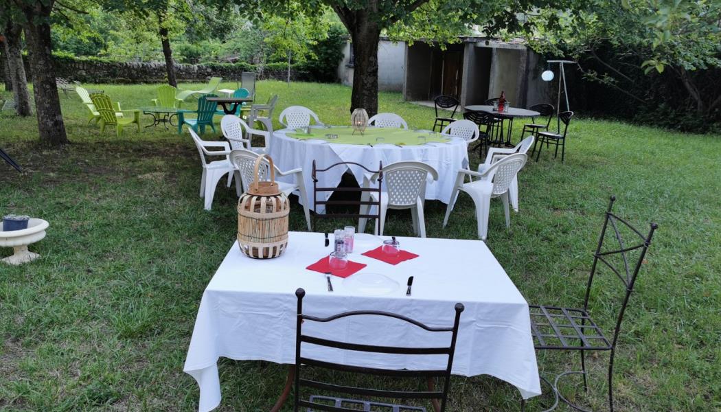 table jardin restaurant gorges du tarn